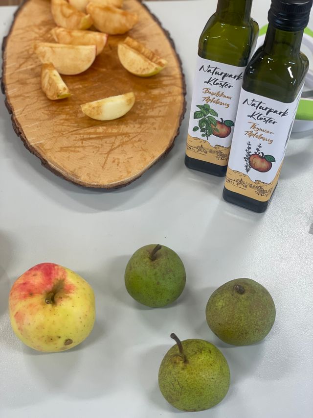 Saftige Gespräche bei der BODEG: Politik trifft Streuobstliebe